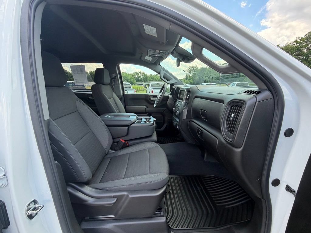 Used 2024 Chevrolet Silverado 1500 Custom w/ Dark Appearance Package AWD/4WD image 23