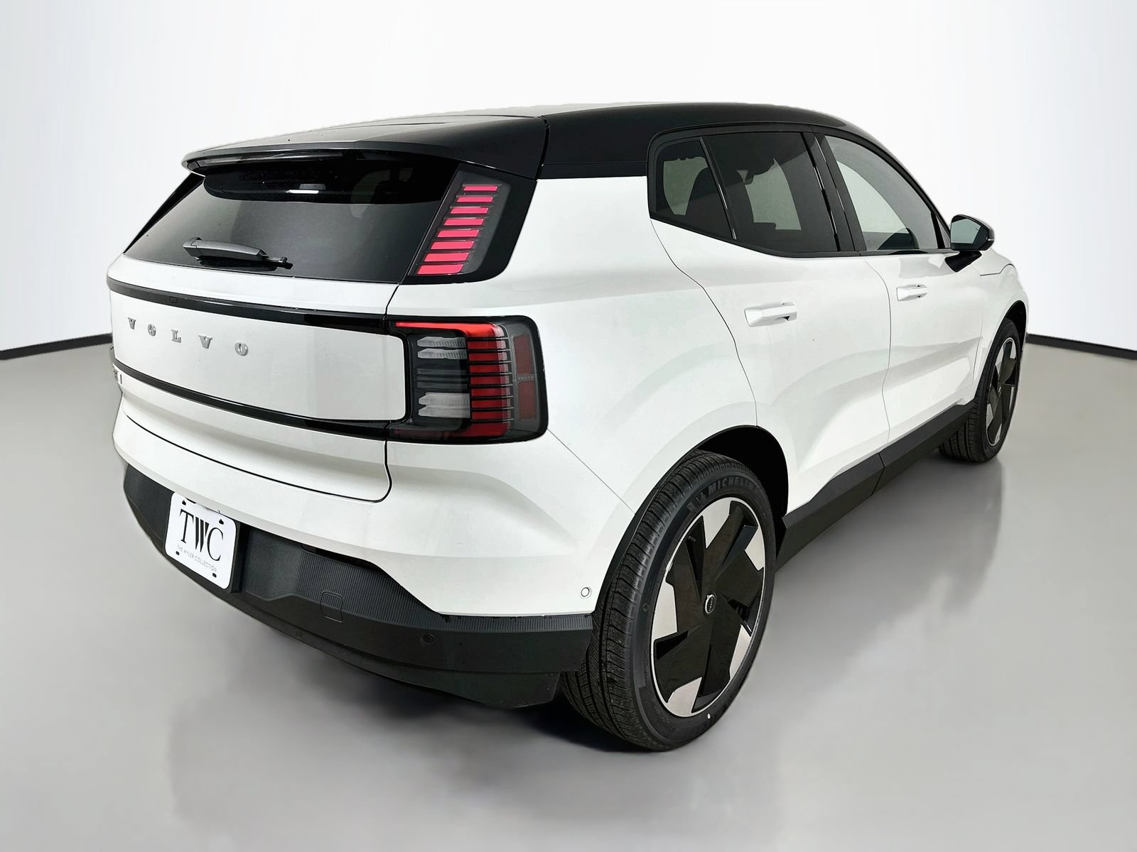 New 2026 Volvo EX30 Ultra w/ Protection Package Premier AWD/4WD image 5