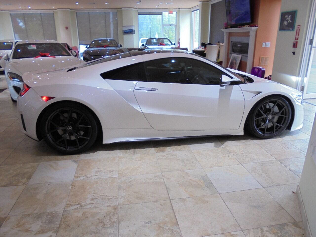 Used 2017 Acura NSX image 4