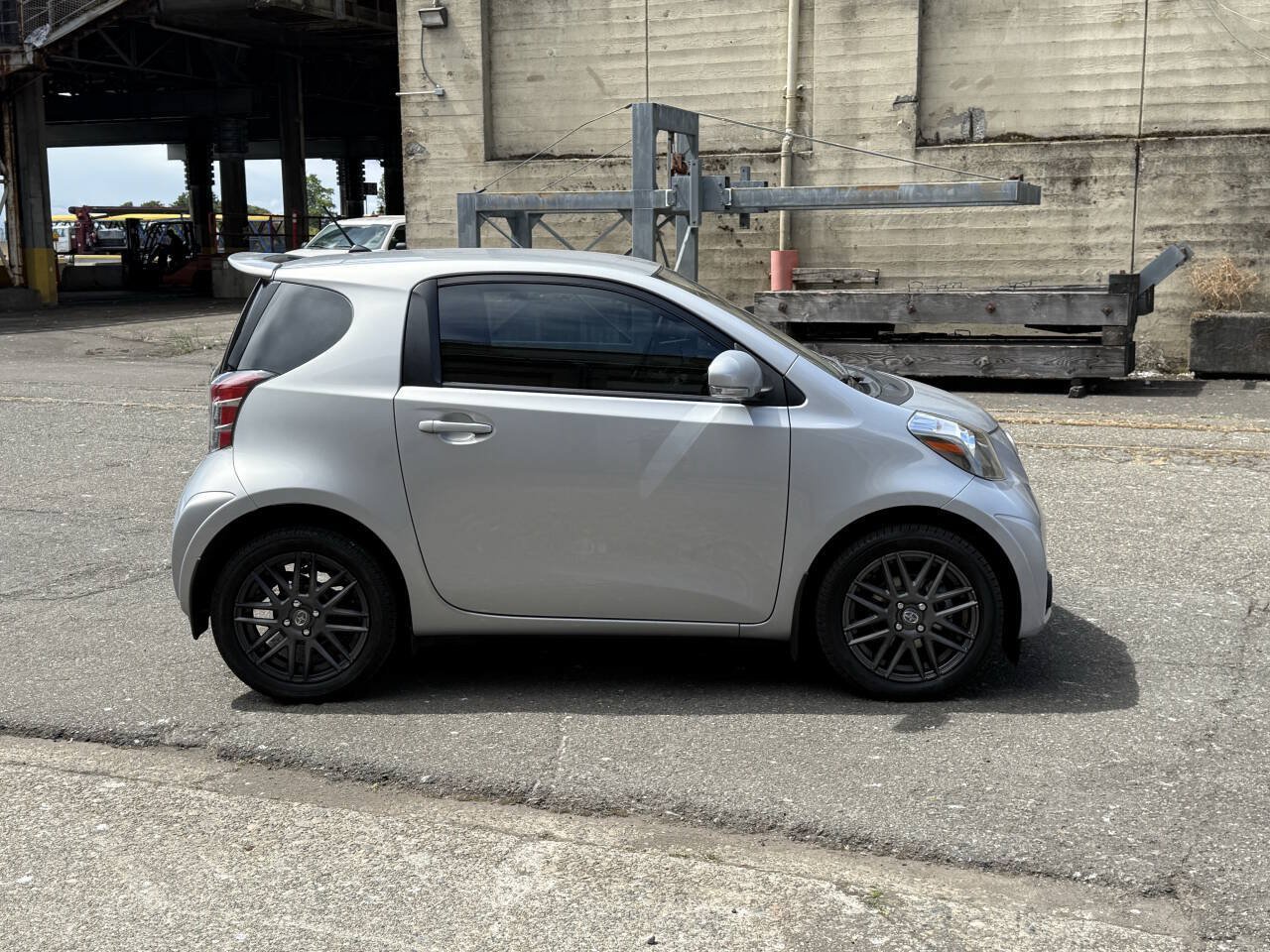 Used 2014 Scion iQ 10 Series FWD image 9