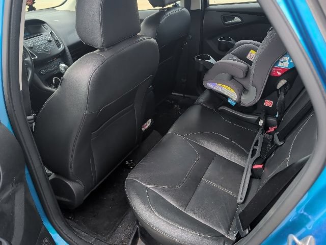Used 2015 Ford Focus SE w/ Equipment Group 201A FWD image 13