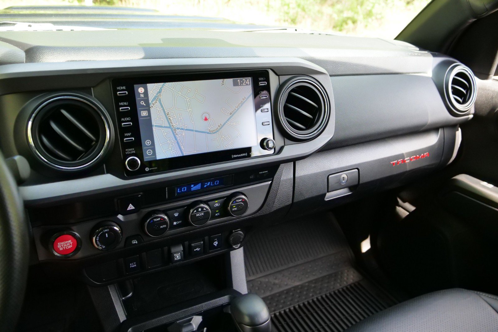 Used 2022 Toyota Tacoma TRD Sport AWD/4WD image 8