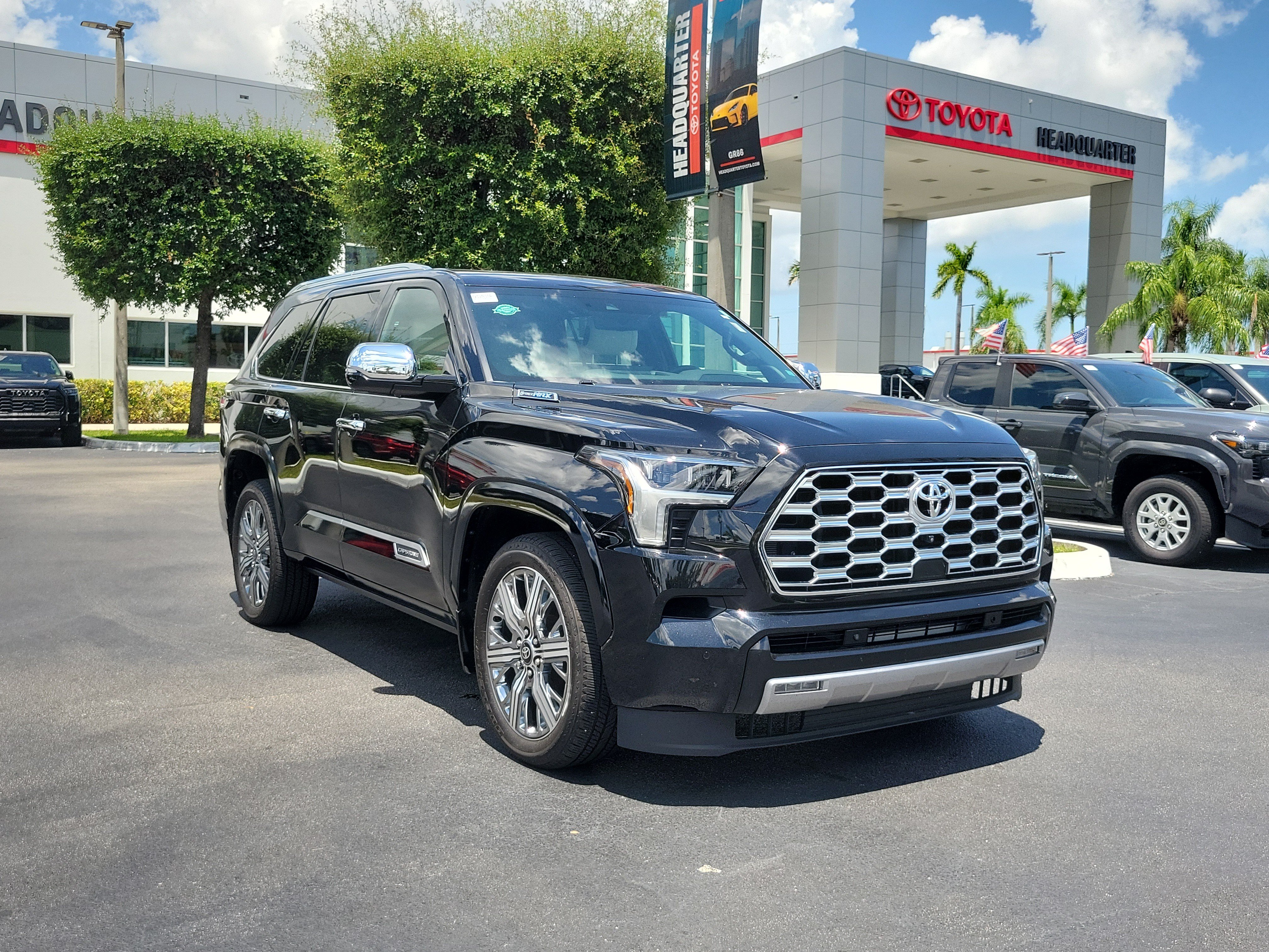 Used 2025 Toyota Sequoia Capstone AWD/4WD video 2
