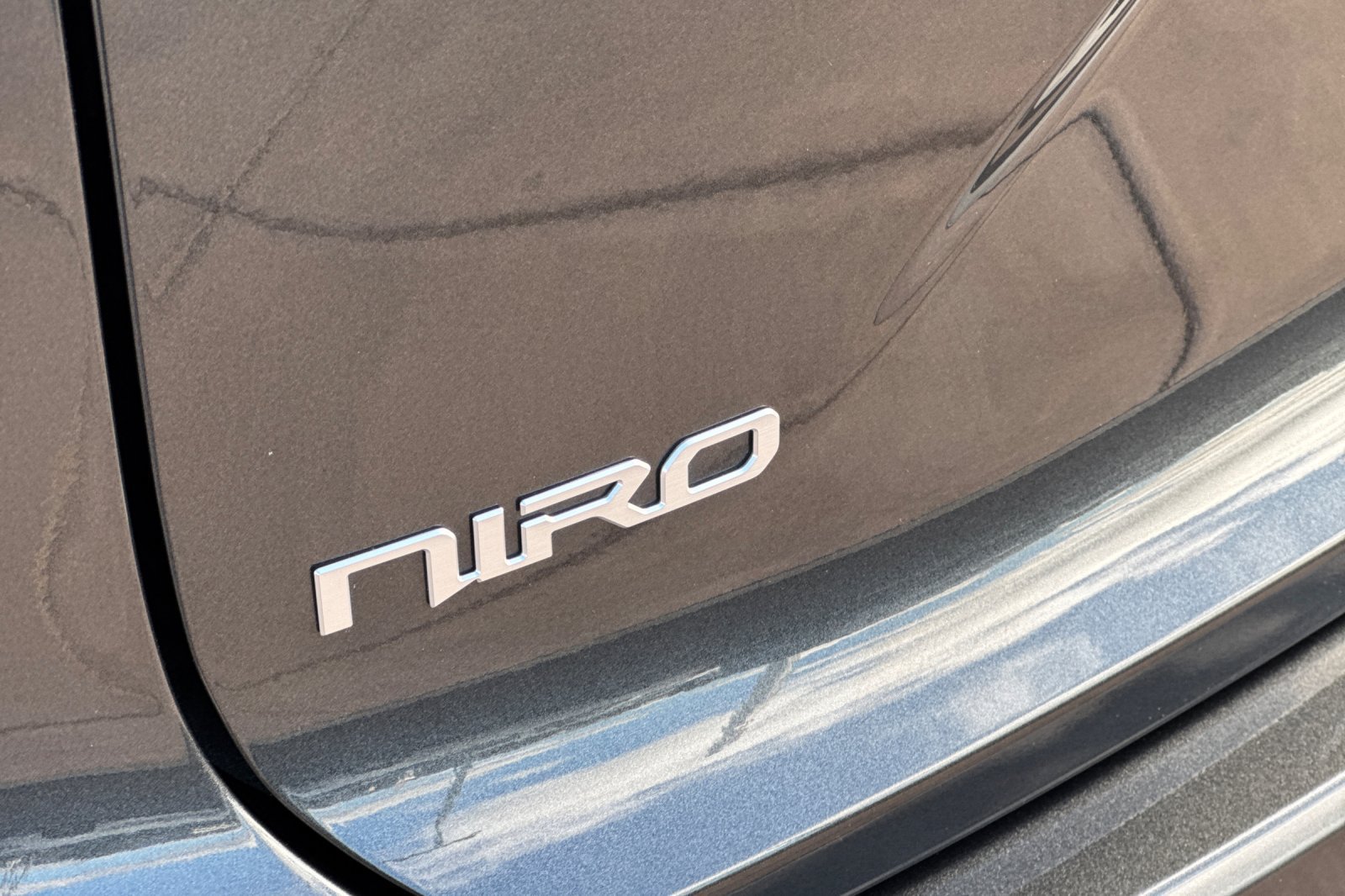 Used 2024 Kia Niro EX Touring FWD image 34
