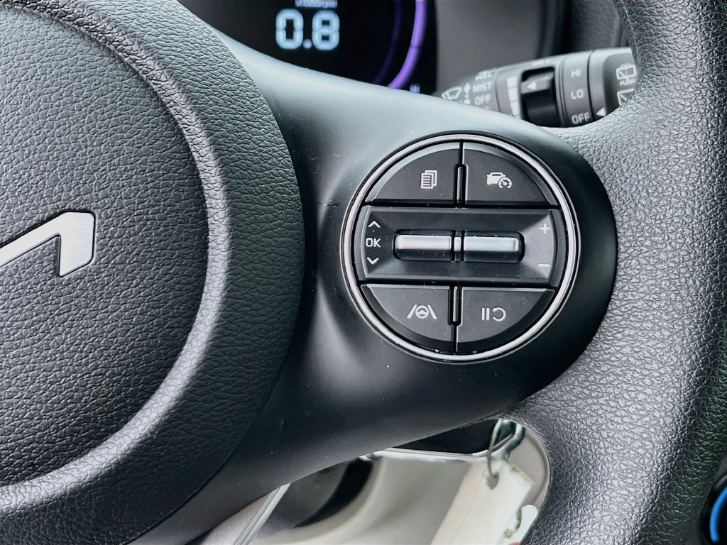 Certified 2025 Kia Soul LX w/ LX Technology Package FWD image 19