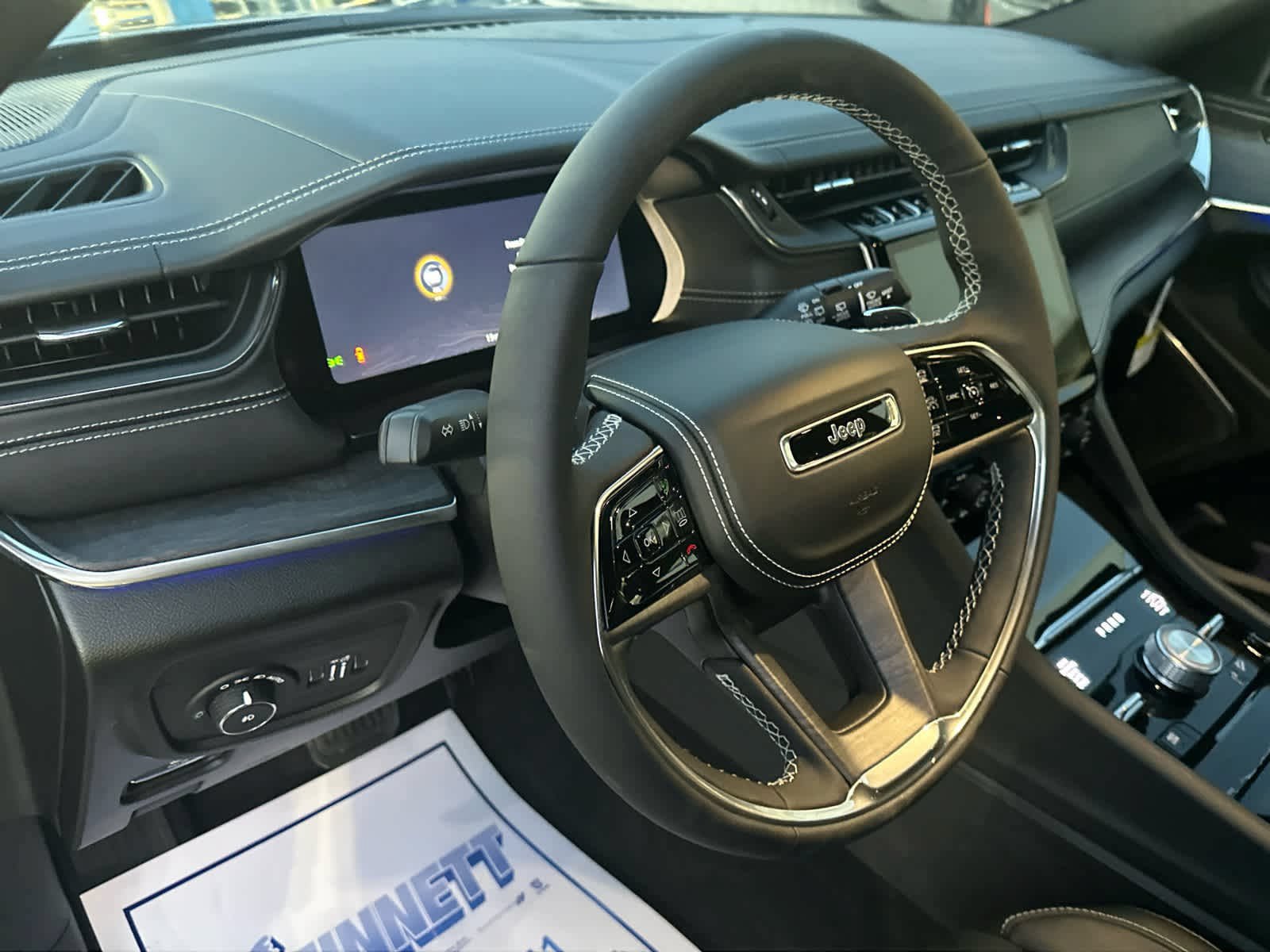 New 2025 Jeep Grand Cherokee L Overland w/ Luxury Tech Group IV AWD/4WD image 28