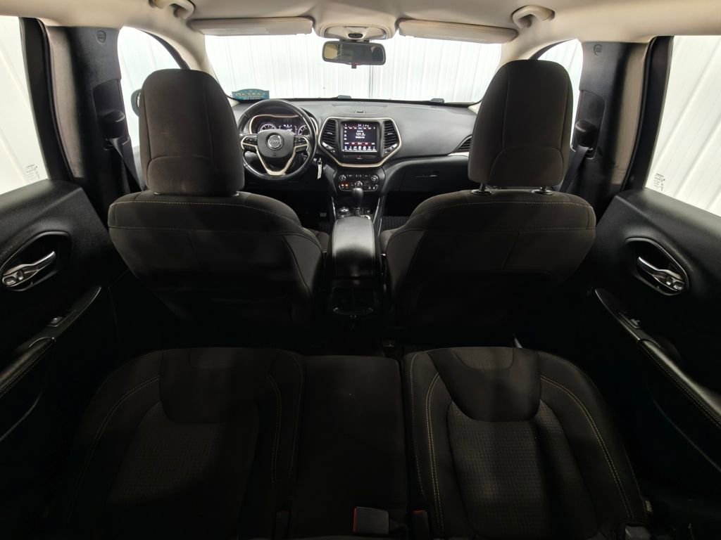Used 2015 Jeep Cherokee Latitude w/ Cold Weather Group image 28