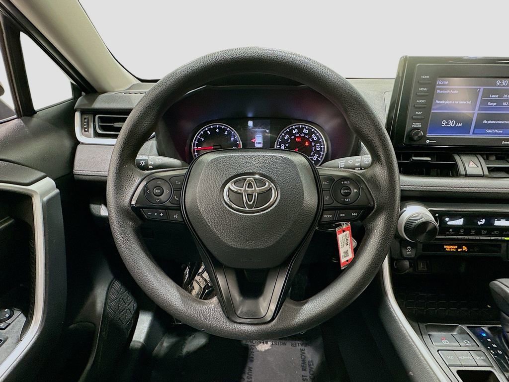 Used 2022 Toyota RAV4 LE FWD image 11
