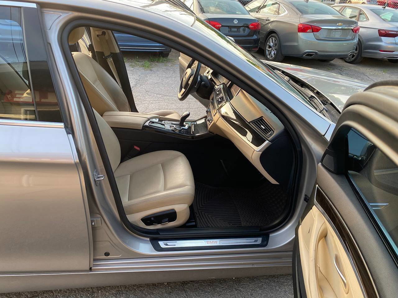 Used 2016 BMW 528i Sedan image 18