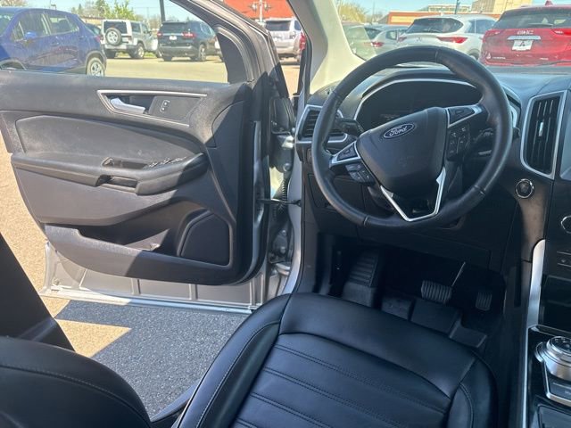 Used 2020 Ford Edge SEL w/ Convenience Package AWD/4WD image 18