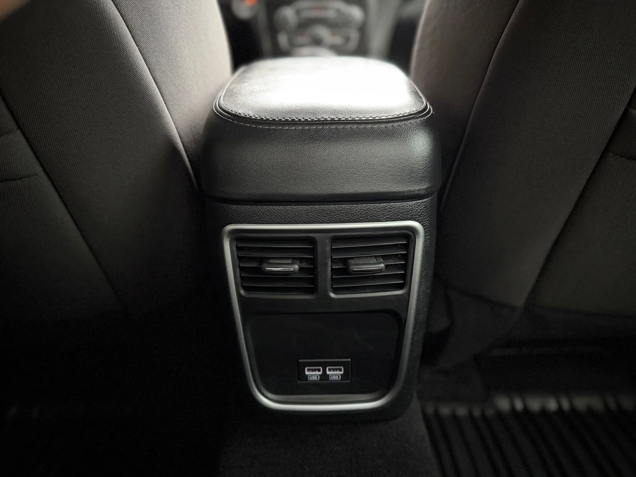 Used 2020 Dodge Charger SXT image 19