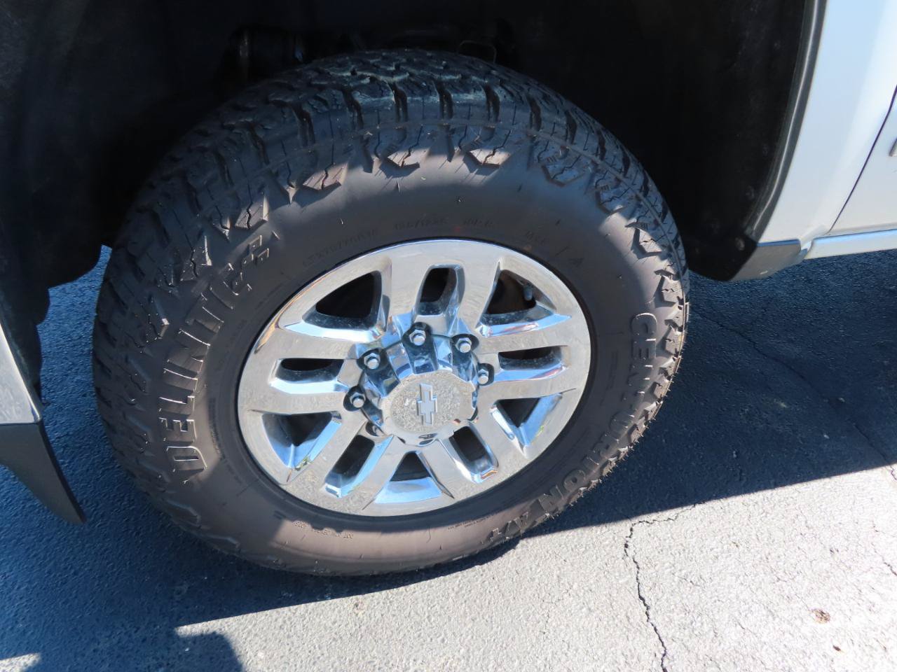 Used 2019 Chevrolet Silverado 2500 LTZ w/ Duramax Plus Package AWD/4WD image 11