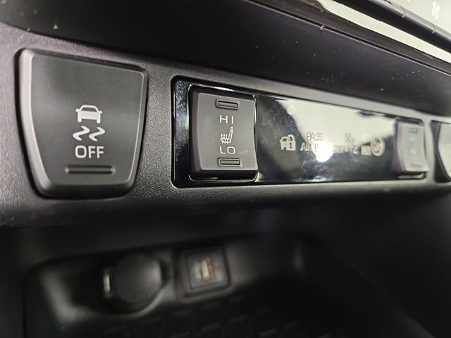 New 2025 Toyota RAV4 XLE image 27