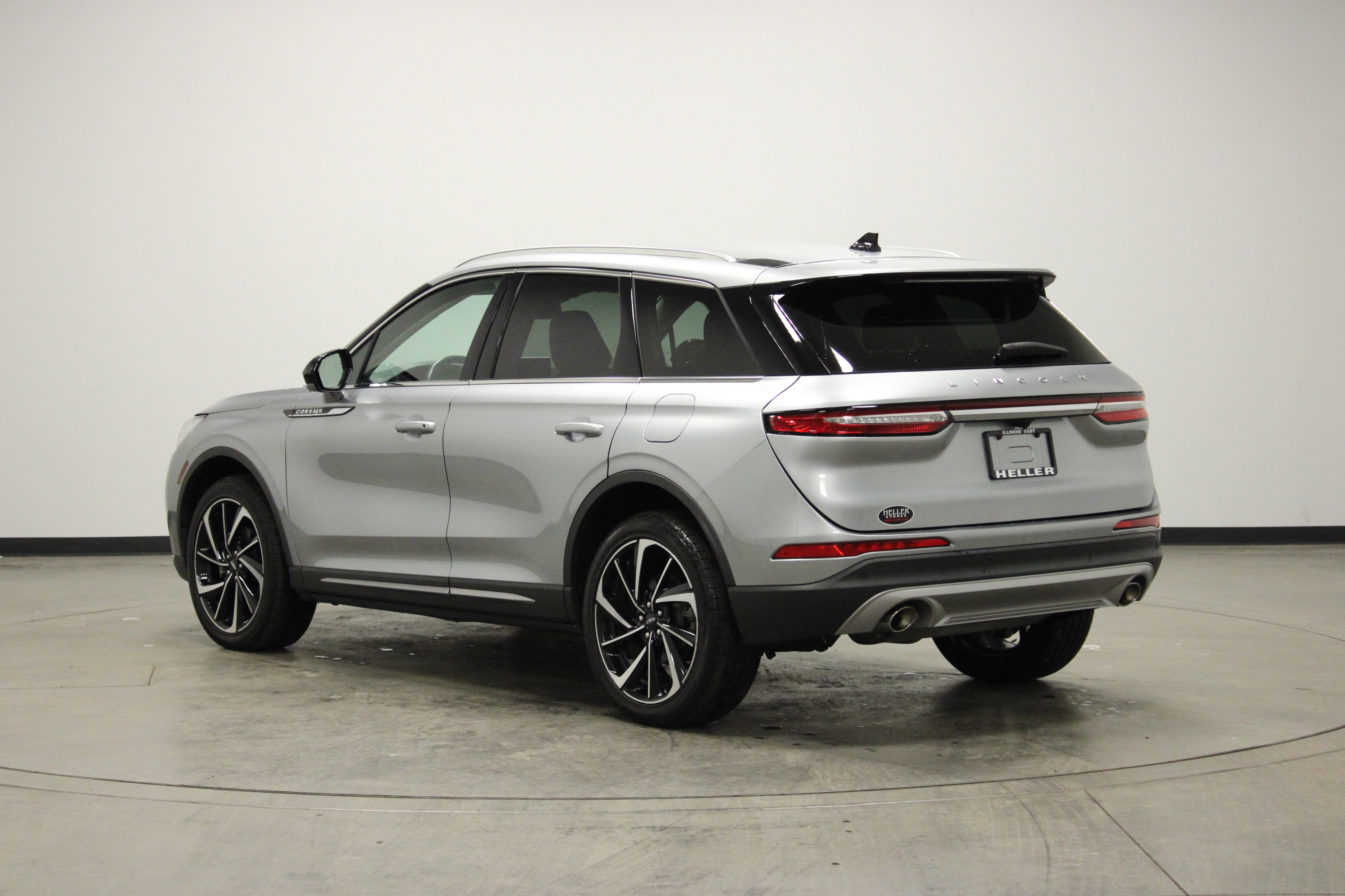 Used 2023 Lincoln Corsair Reserve image 6