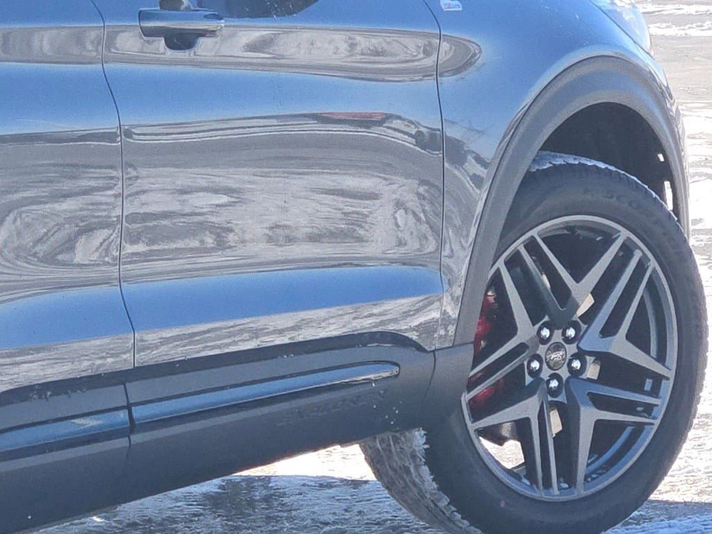 New 2026 Ford Explorer ST-Line w/ ST-Line Street Pack image 12
