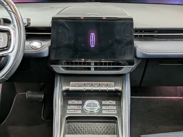 Used 2025 Lincoln Nautilus Reserve image 34