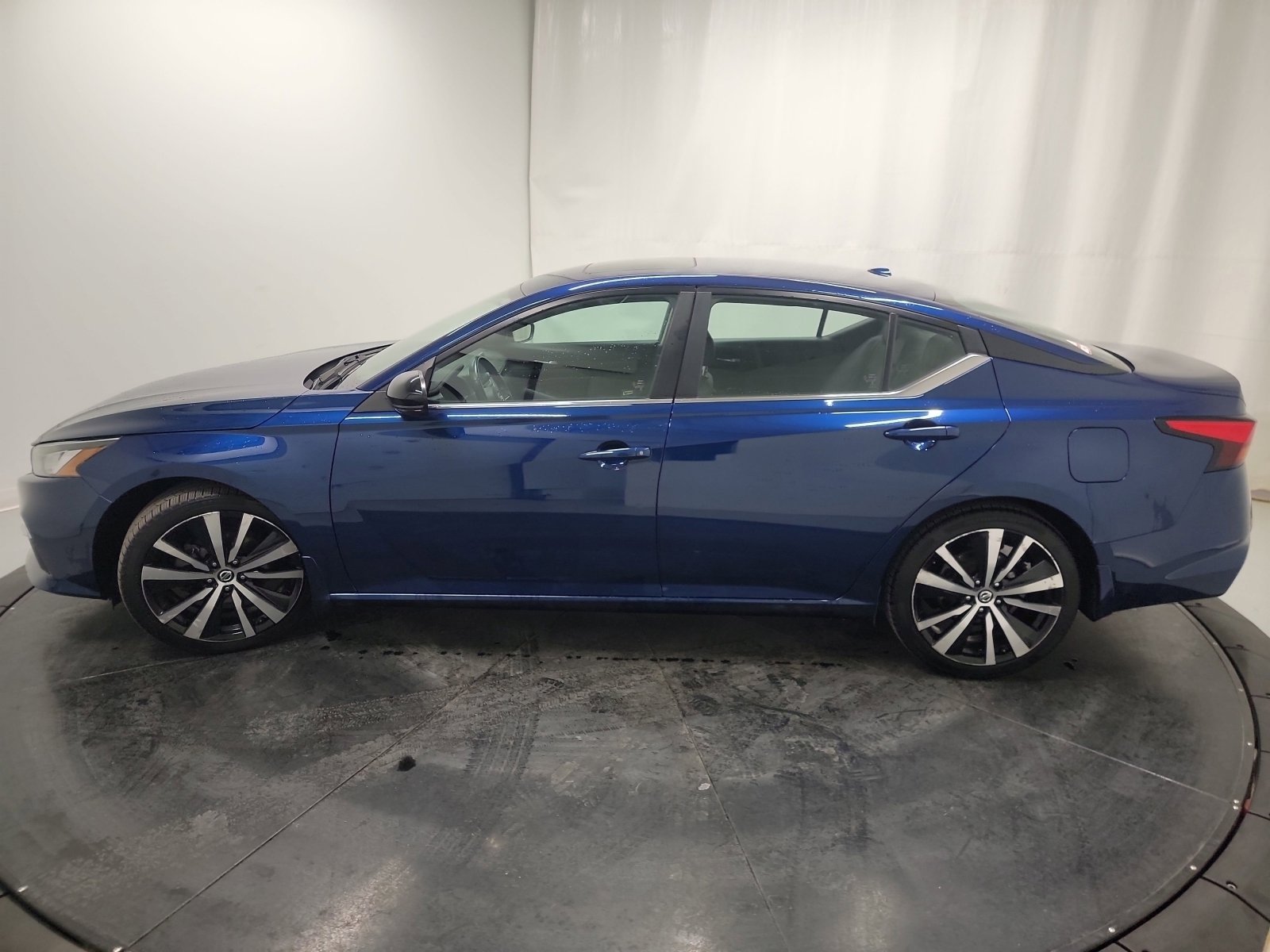 Used 2020 Nissan Altima 2.5 SR w/ Premium Package image 4