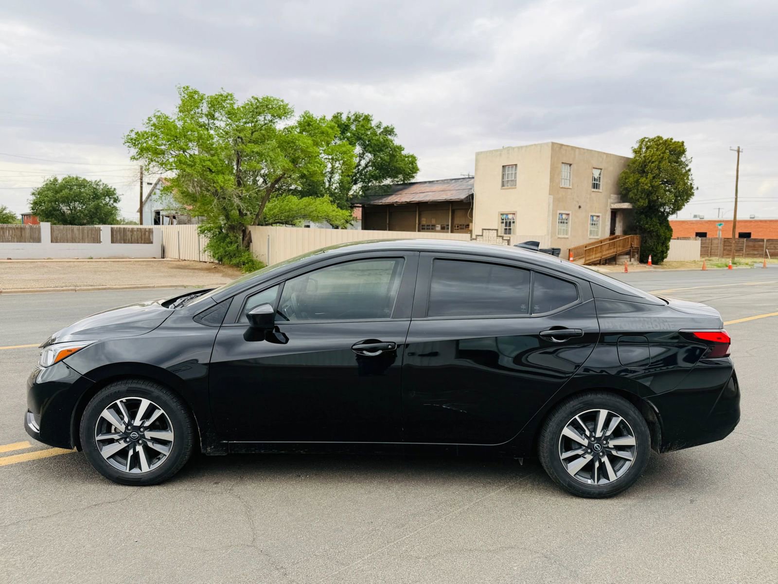 Used 2023 Nissan Versa SV FWD image 6