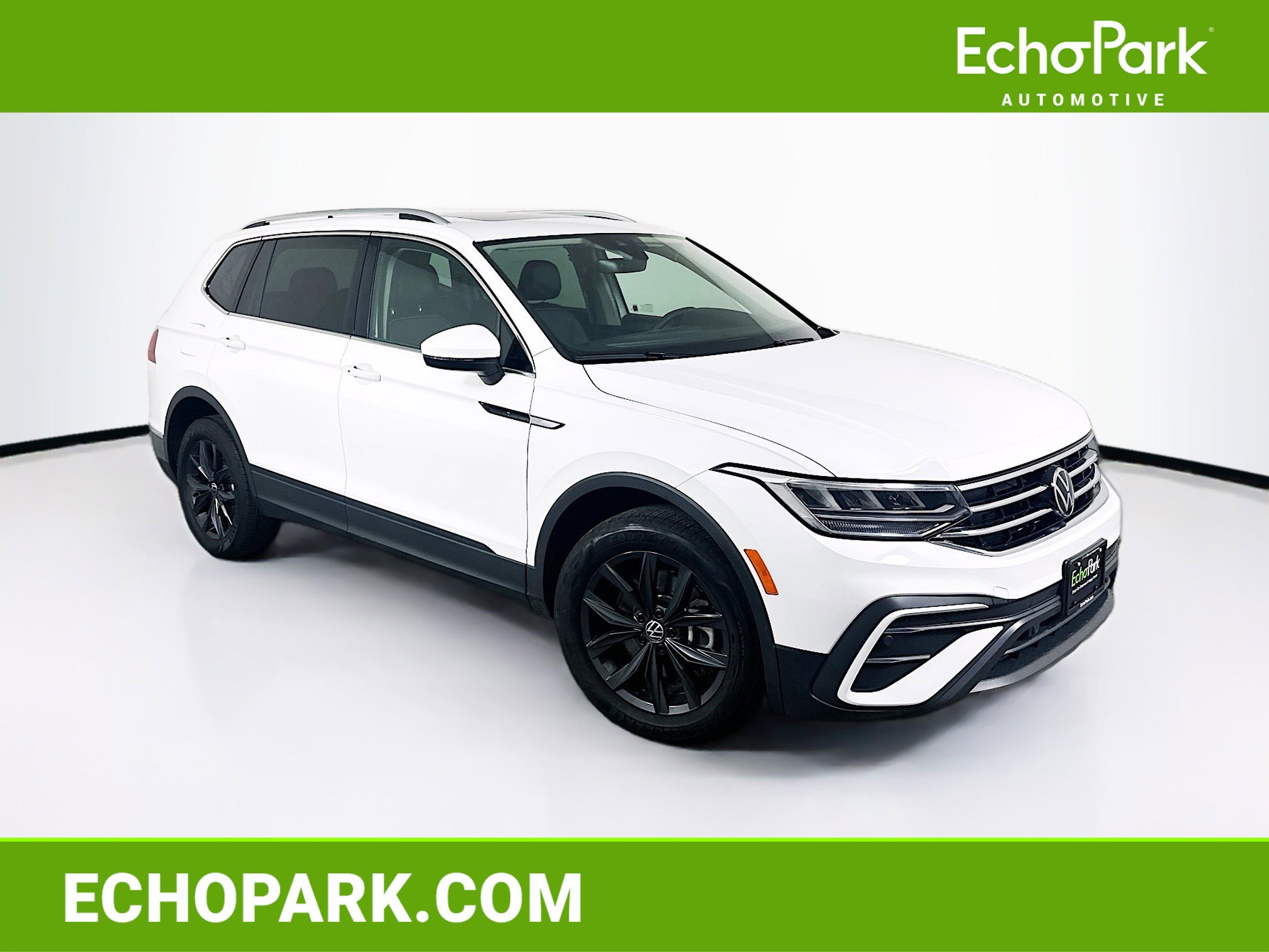 Used 2024 Volkswagen Tiguan SE image 1