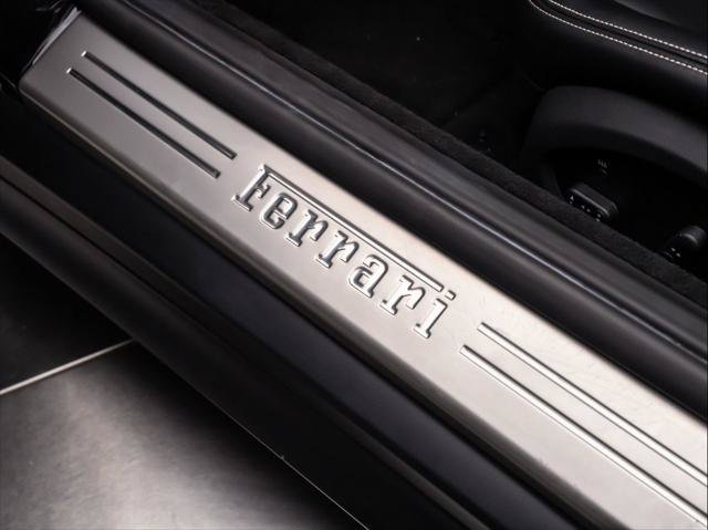 Used 2020 Ferrari 812 Superfast RWD image 28