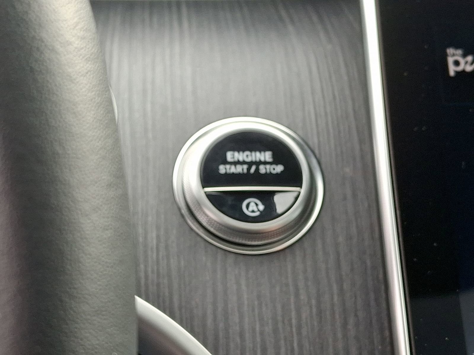 Certified 2025 Mercedes-Benz GLC 300 4MATIC image 23