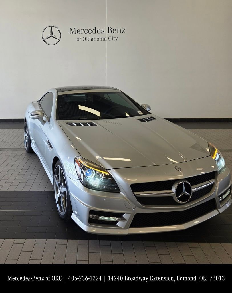 Used 2015 Mercedes-Benz SLK 350 image 3