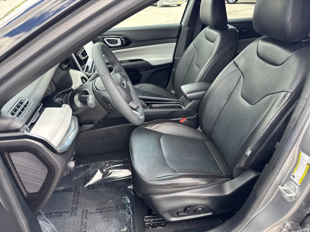 Used 2023 Jeep Compass Limited AWD/4WD image 11