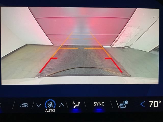 New 2026 Chevrolet Traverse LT w/ Sun and Wheel Package AWD/4WD image 16