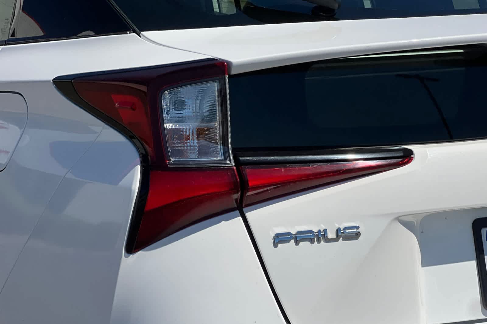 Used 2022 Toyota Prius LE FWD image 31