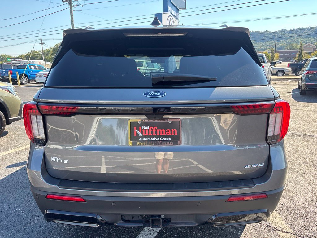 Used 2025 Ford Explorer ST-Line AWD/4WD image 5
