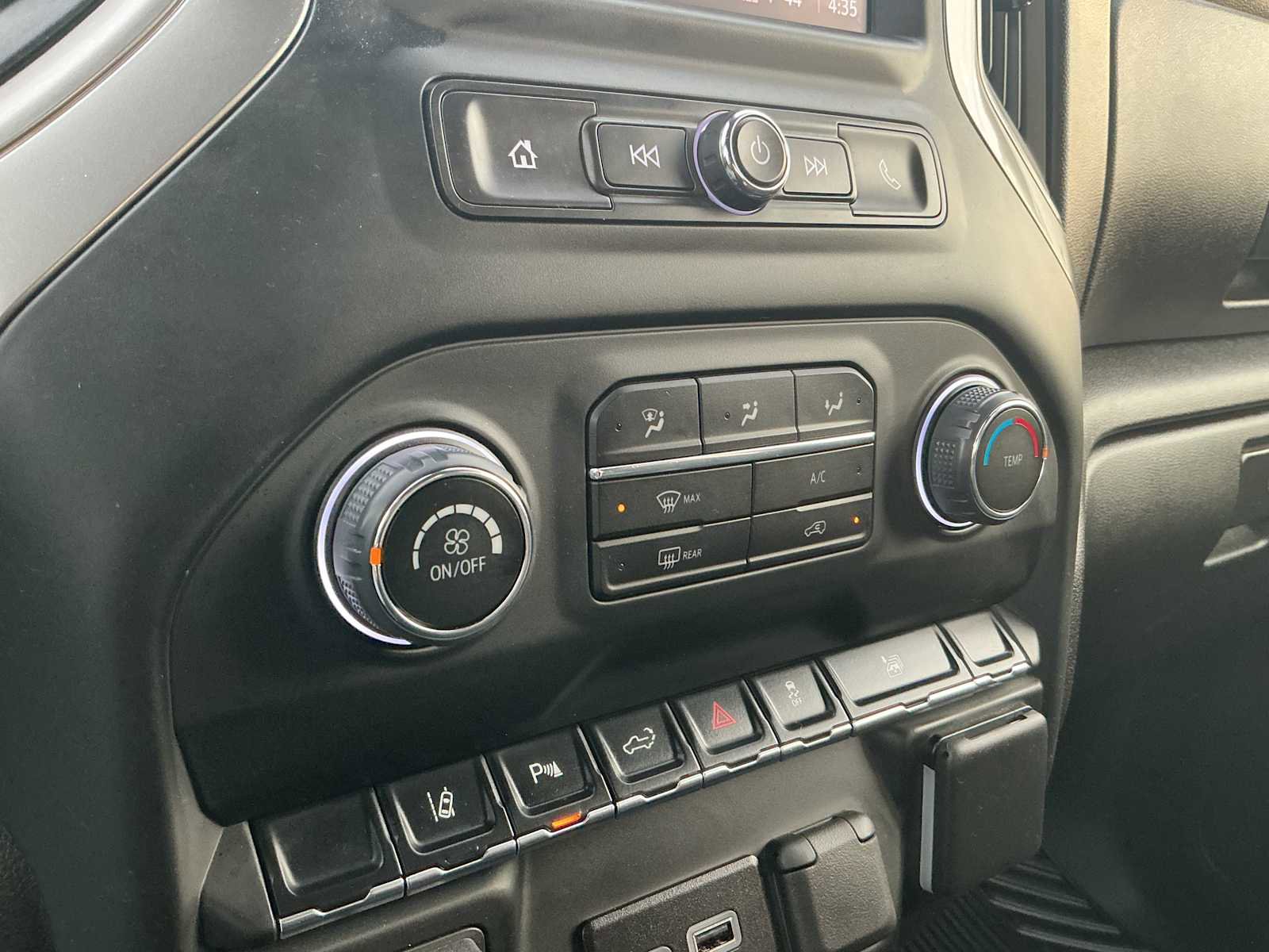 Used 2024 Chevrolet Silverado 2500 Custom w/ Custom Value Package image 14