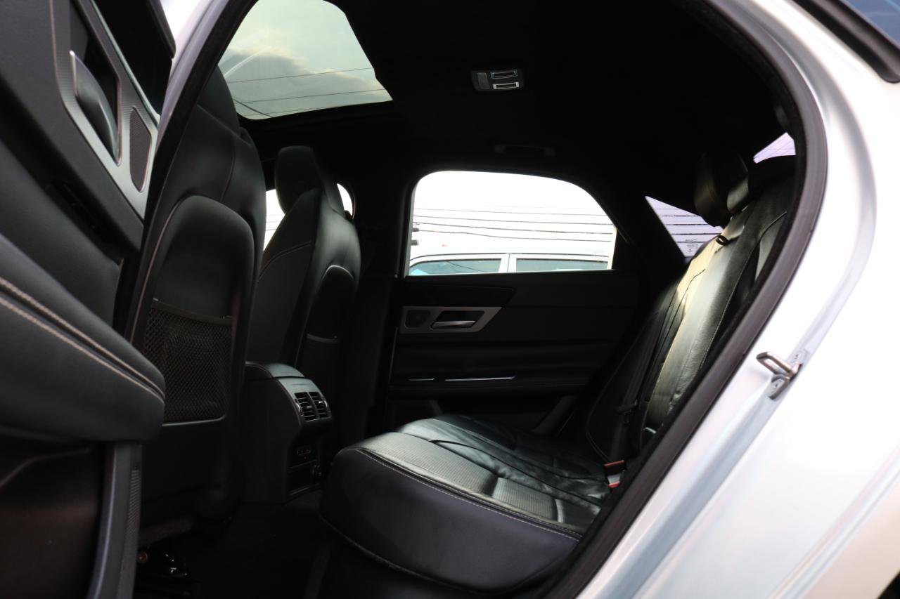 Used 2016 Jaguar XF R-Sport RWD image 35