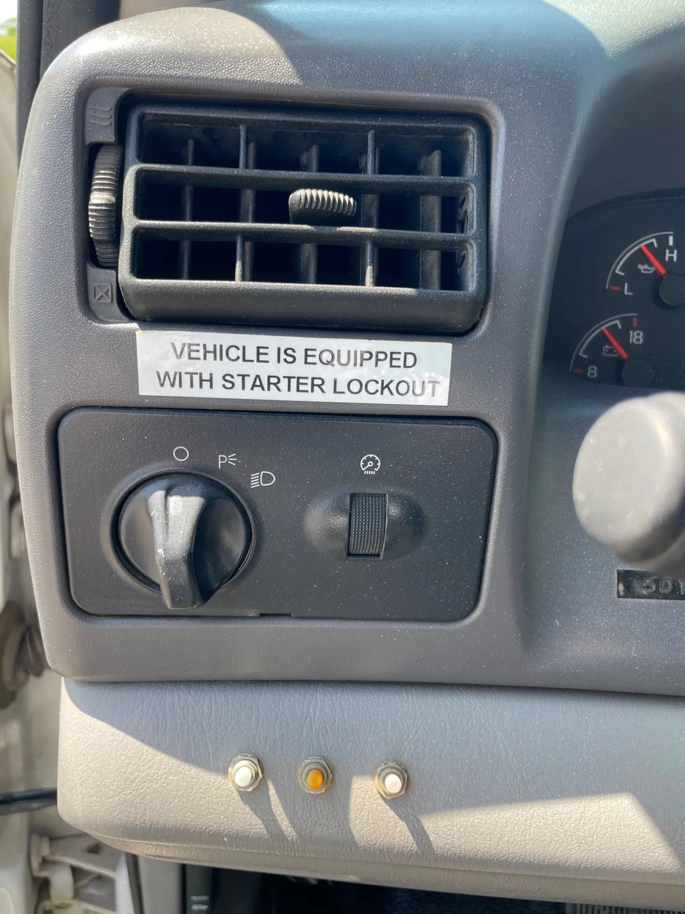 Used 2001 Ford F550 4x4 Regular Cab Super Duty image 49