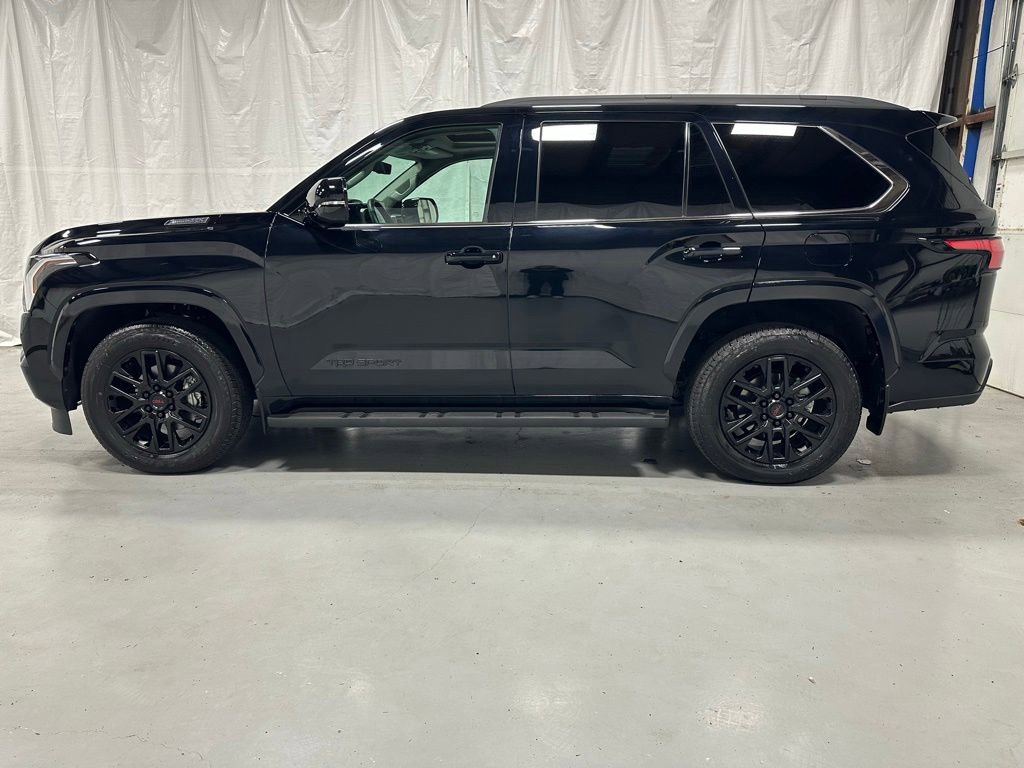 Used 2024 Toyota Sequoia SR5 w/ SR5 Premium Package AWD/4WD image 4
