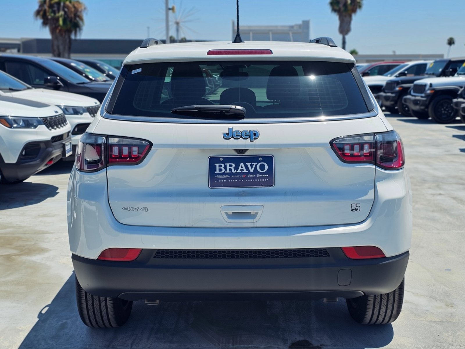 New 2026 Jeep Compass Latitude w/ 80th Edition AWD/4WD image 7