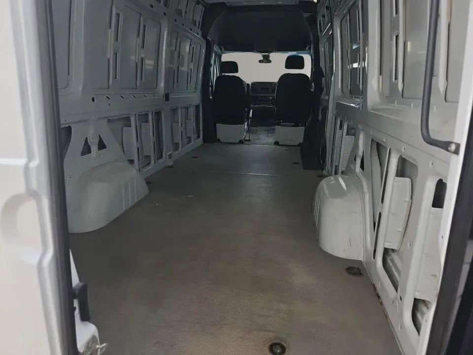 Used 2021 Mercedes-Benz Sprinter 2500 w/ Driver Convenience Package image 8