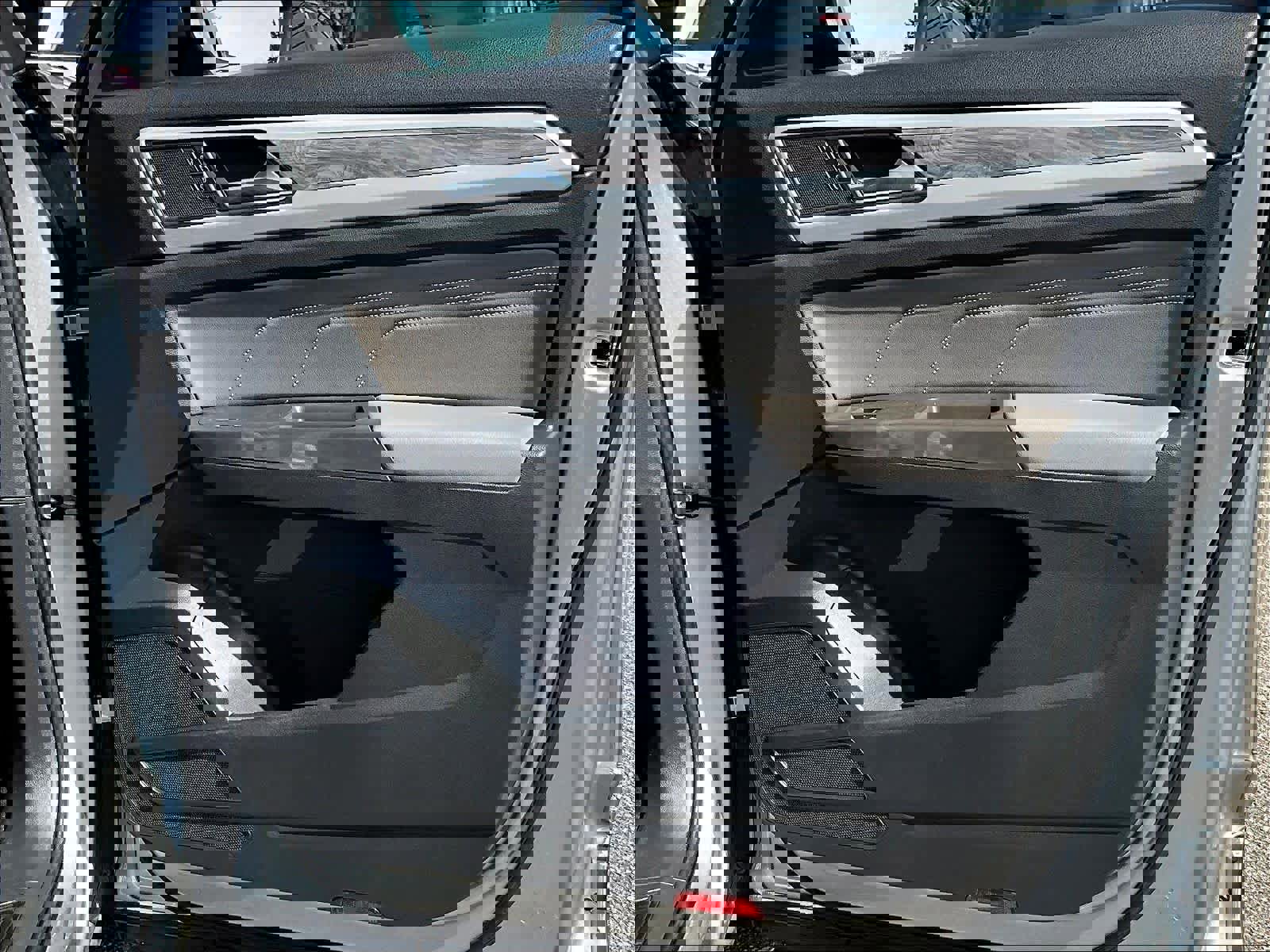 Used 2023 Volkswagen Atlas Cross Sport SE w/ Panoramic Sunroof Package image 12