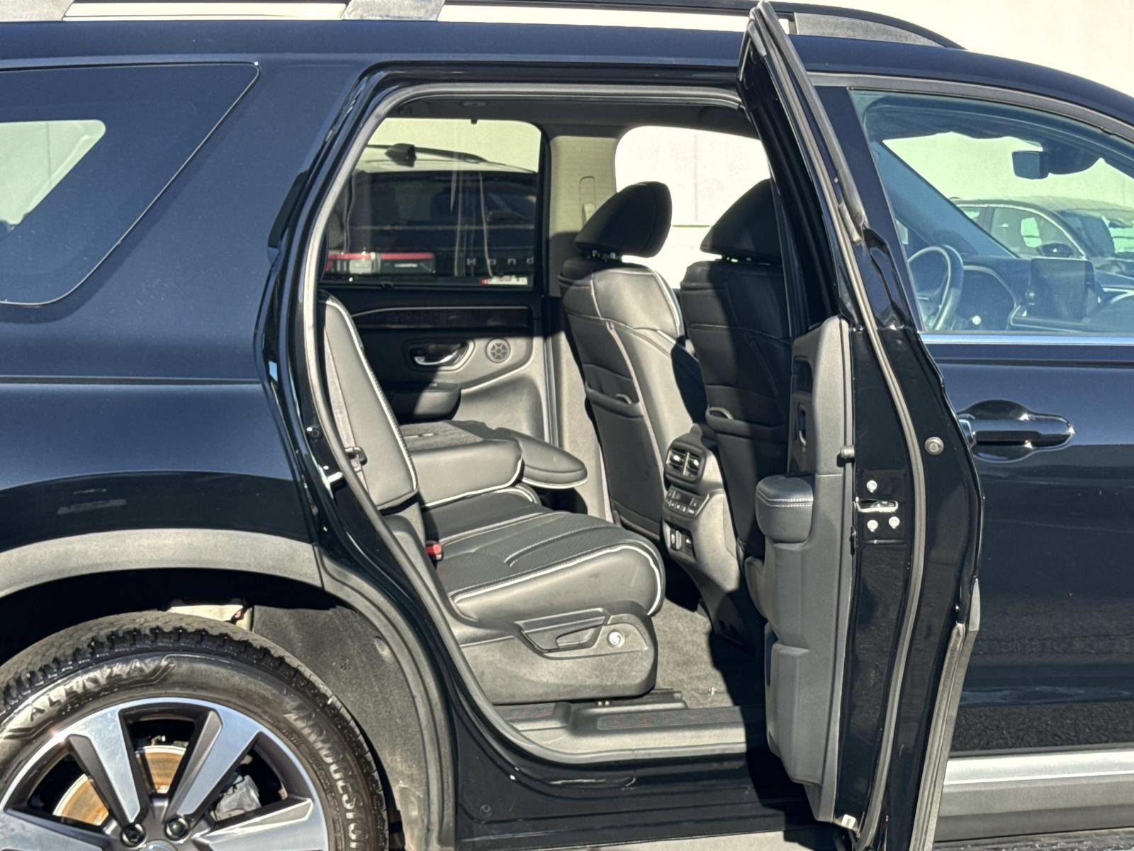 Certified 2025 Honda Pilot Elite image 16