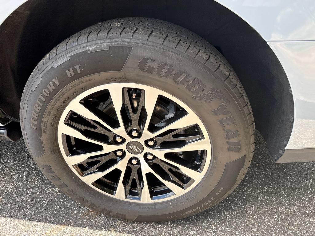 Used 2025 Ford Expedition Max Platinum AWD/4WD image 19