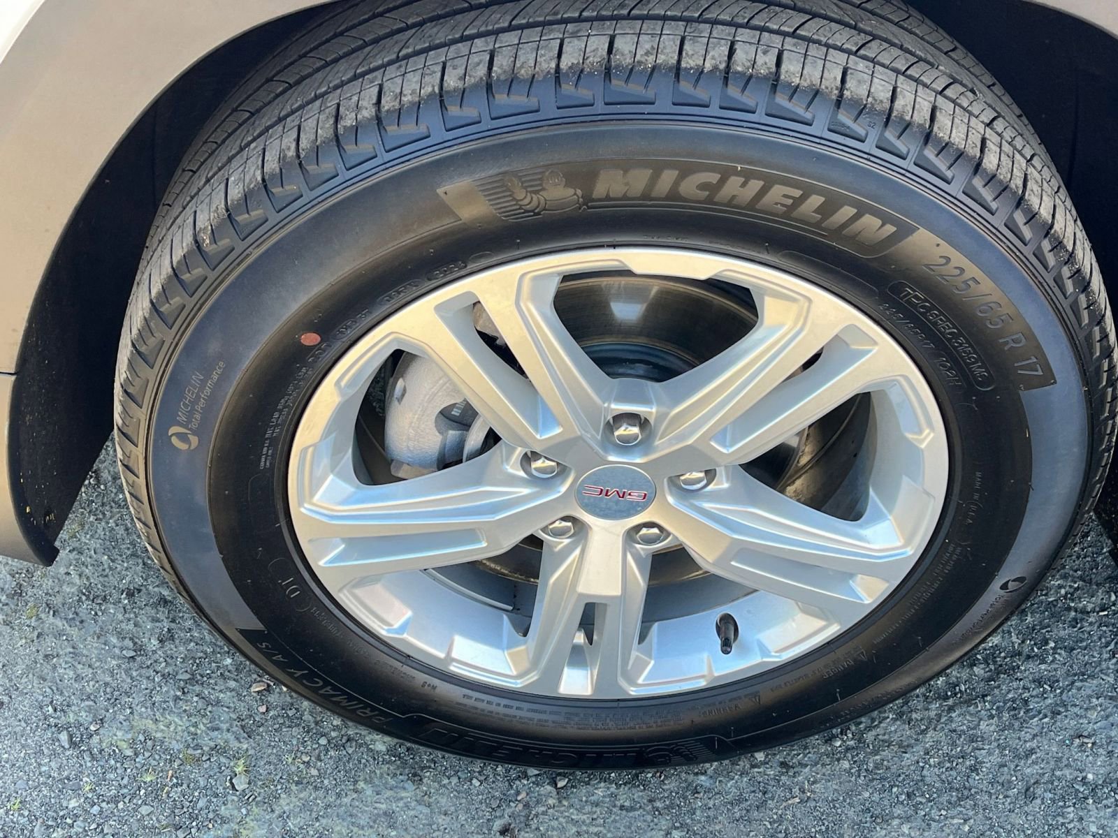 Used 2024 GMC Terrain SLE image 29