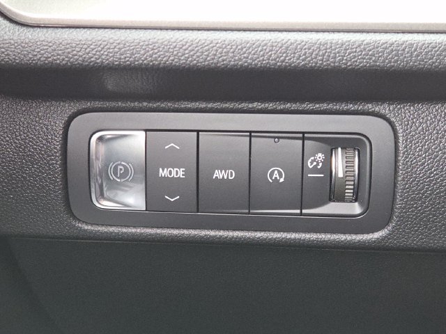 New 2026 Chevrolet Traverse LT w/ Driver Confidence Package AWD/4WD image 12
