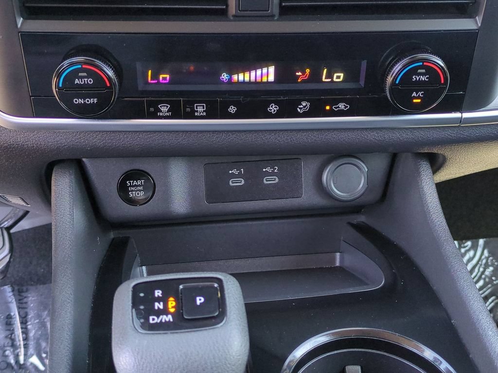 Used 2025 Nissan Rogue SV FWD image 18