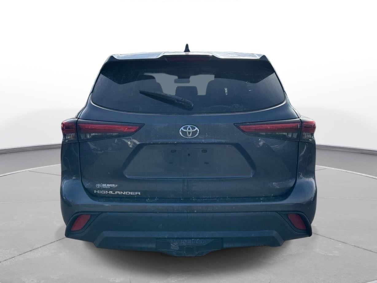 Used 2021 Toyota Highlander L FWD image 7