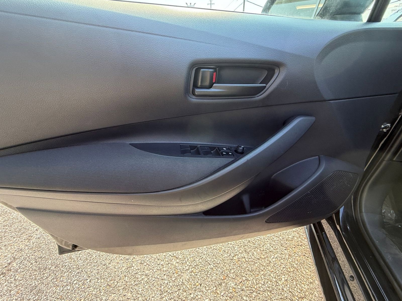 Used 2025 Toyota Corolla LE image 18