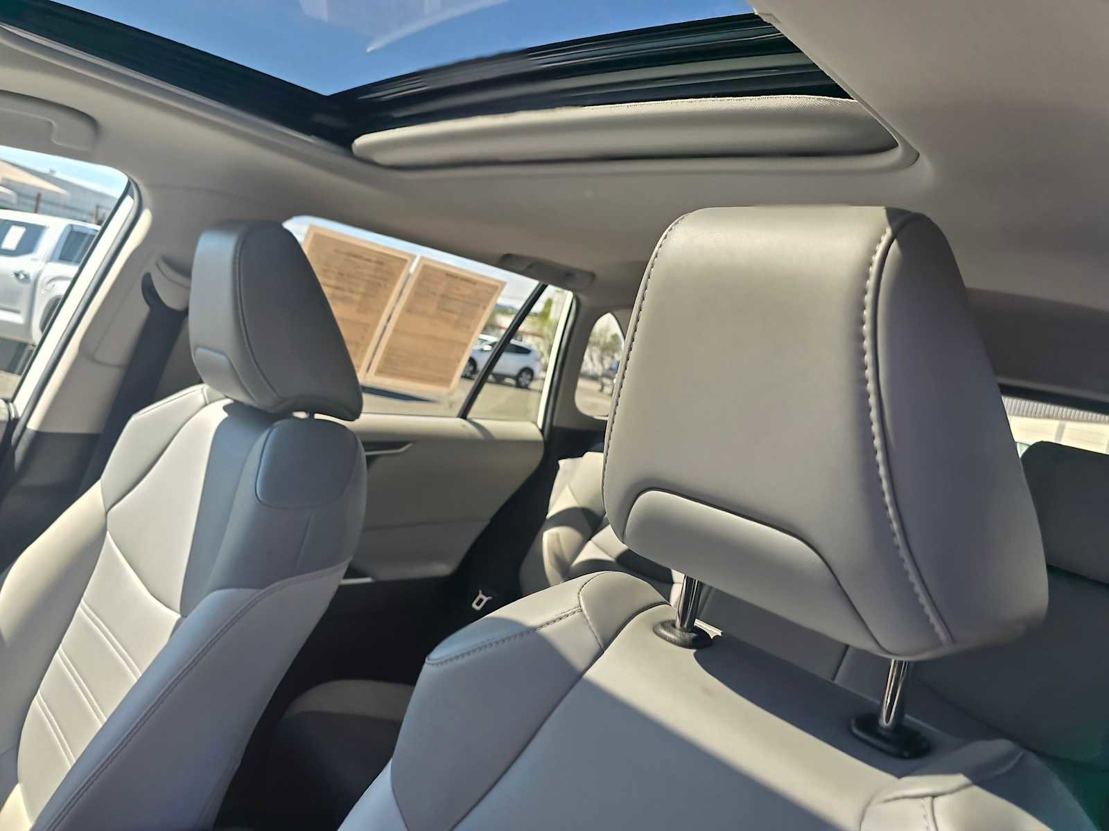 Used 2023 Toyota RAV4 XLE Premium image 26