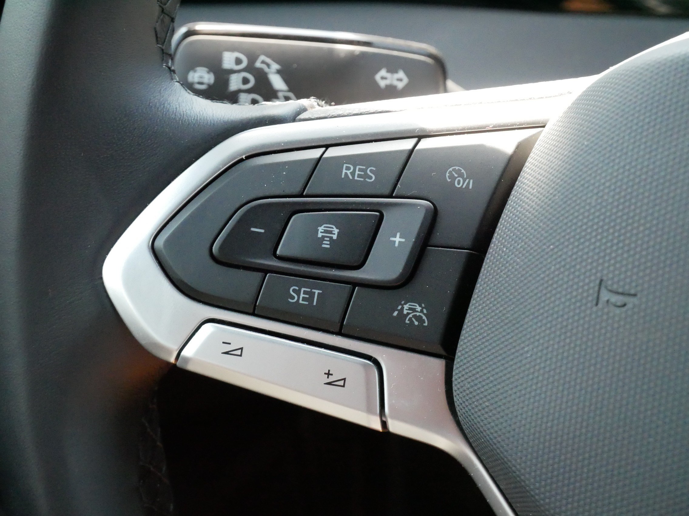 Certified 2025 Volkswagen Jetta Sport FWD image 26