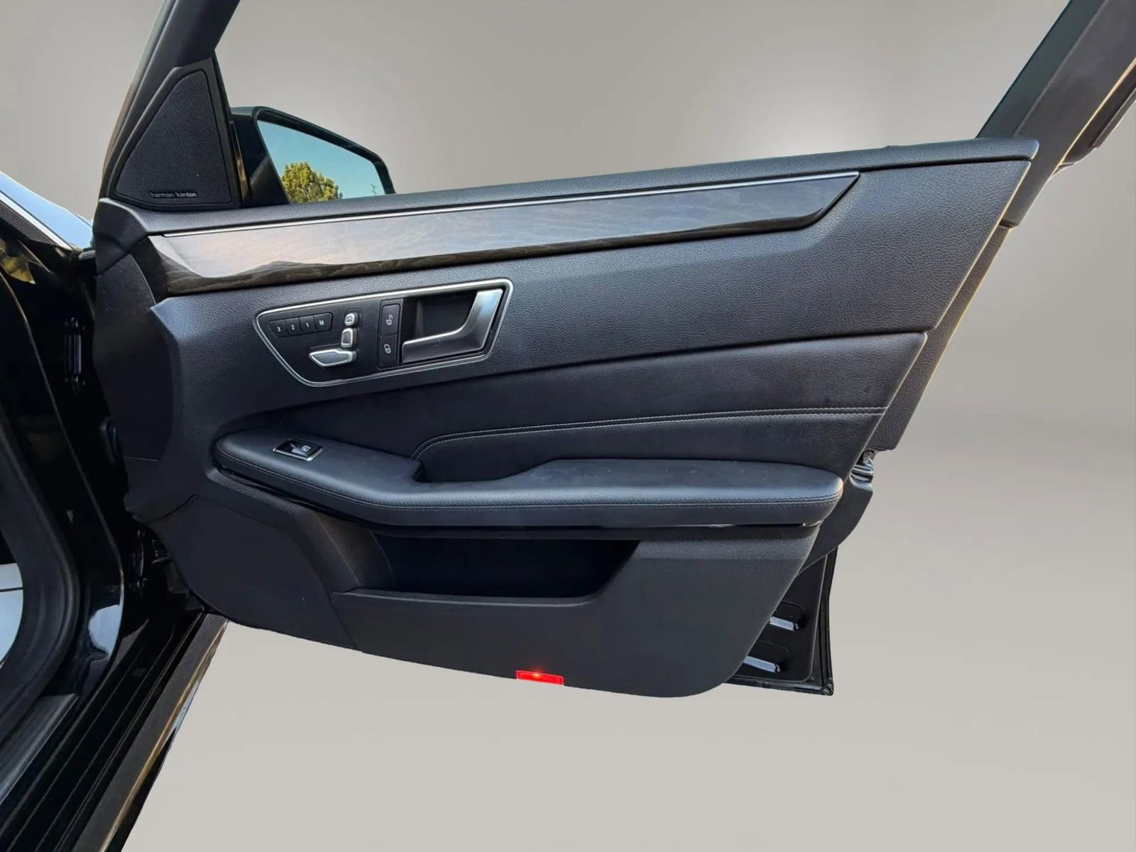 Used 2014 Mercedes-Benz E 350 Sedan image 43