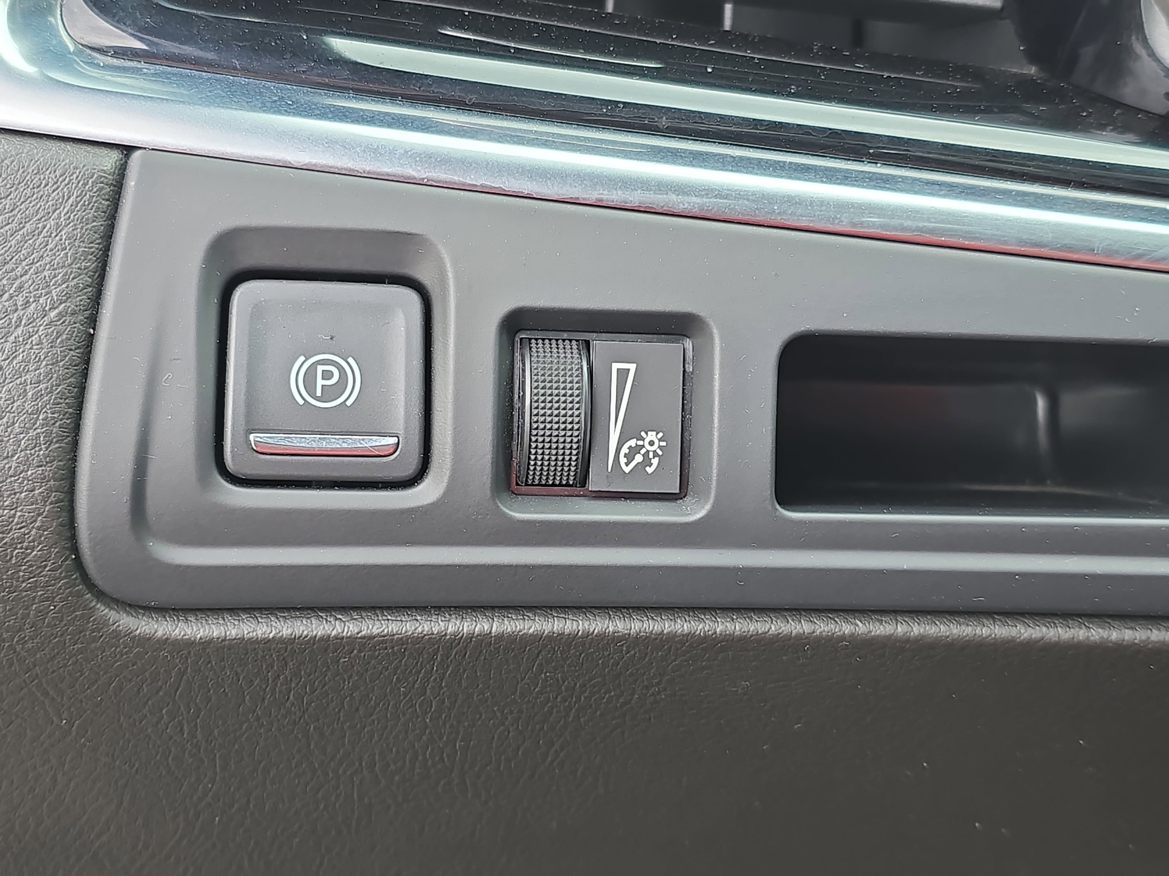 Used 2023 Cadillac XT6 Premium Luxury FWD image 27