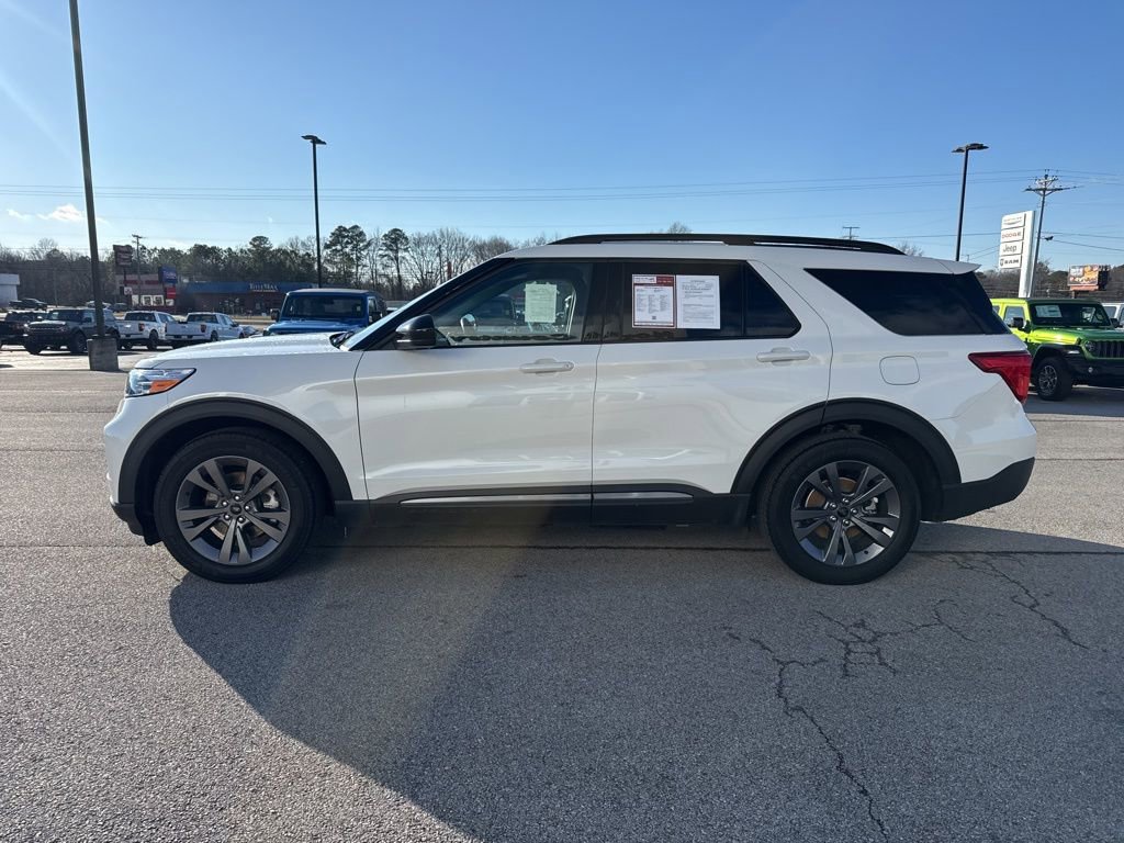 Used 2024 Ford Explorer XLT w/ Equipment Group 202A image 5