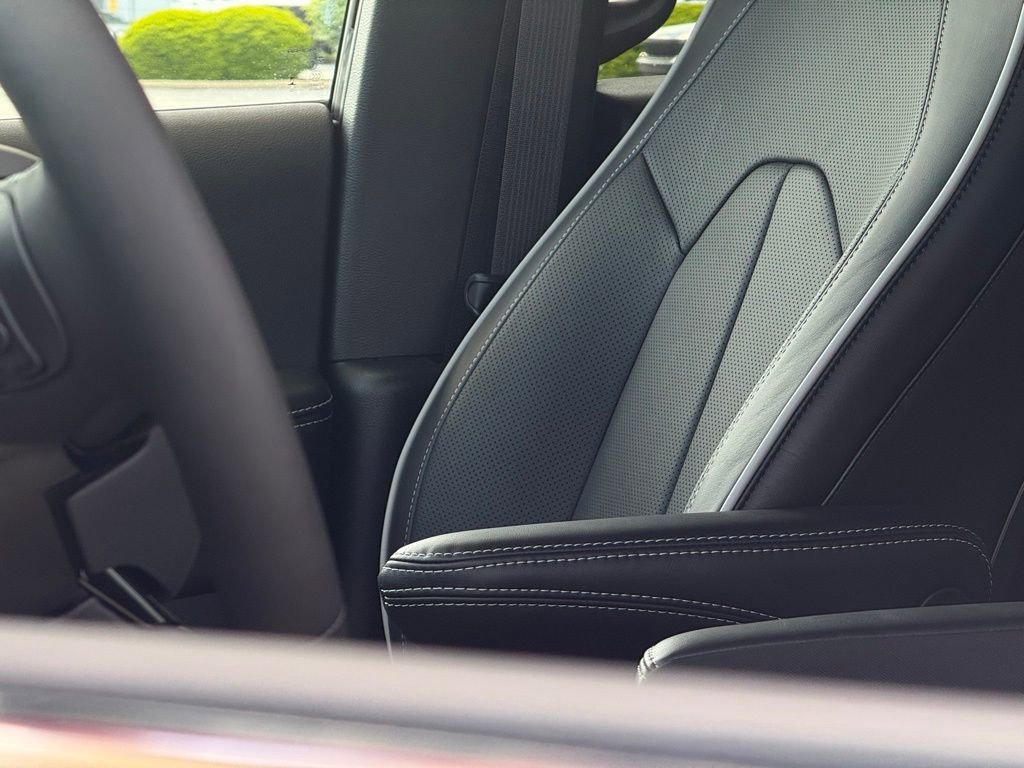 New 2027 Chrysler Pacifica Limited FWD image 18